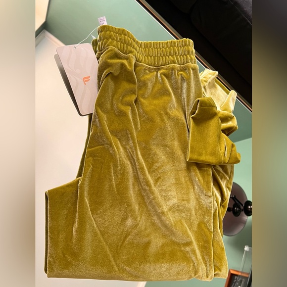 Fabletics Daria Velour Jogger Pants - Picture 4 of 6